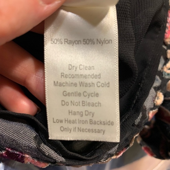 Ecru Women’s Velvet Floral V-Neck Blouse -XS - Picture 5 of 10